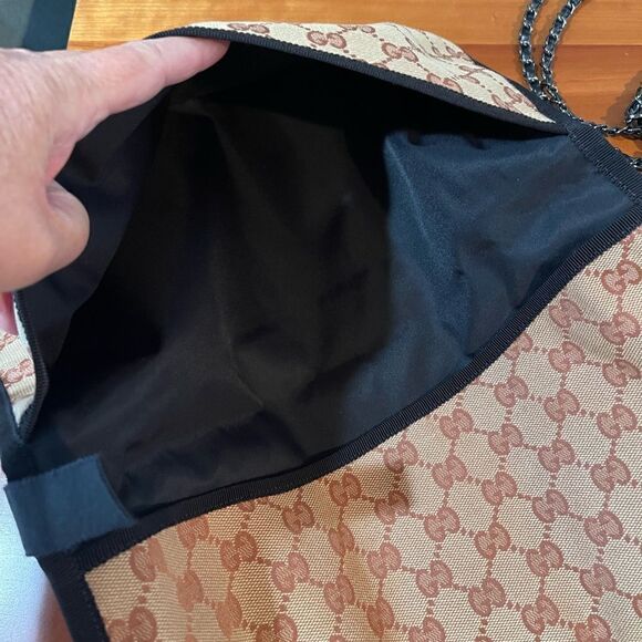 Gucci travel shoe bag. Can be used as a bum. bag or cross body as well. - Picture 6 of 6